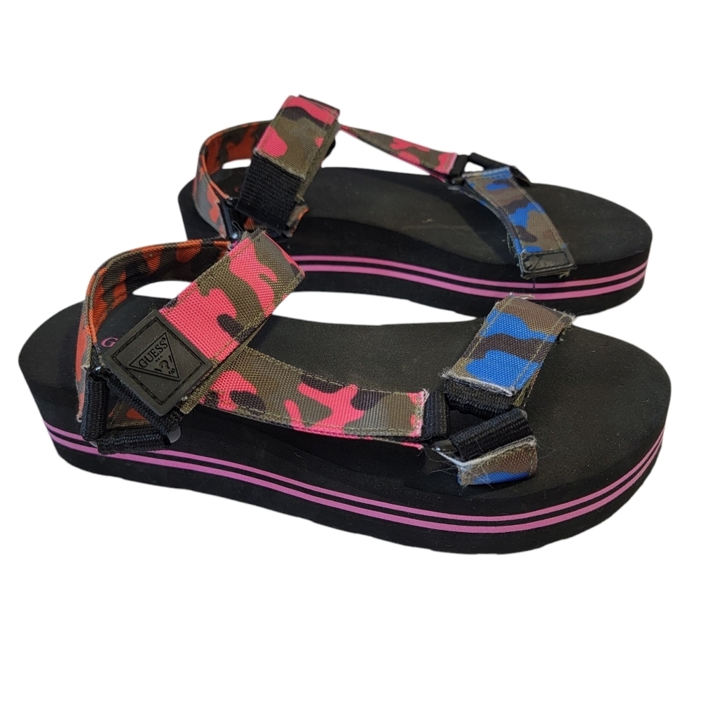 Guess Women's Avin Strappy Platform Sandals Sz 7 Camo Casual Y2K Outdoor Comfy